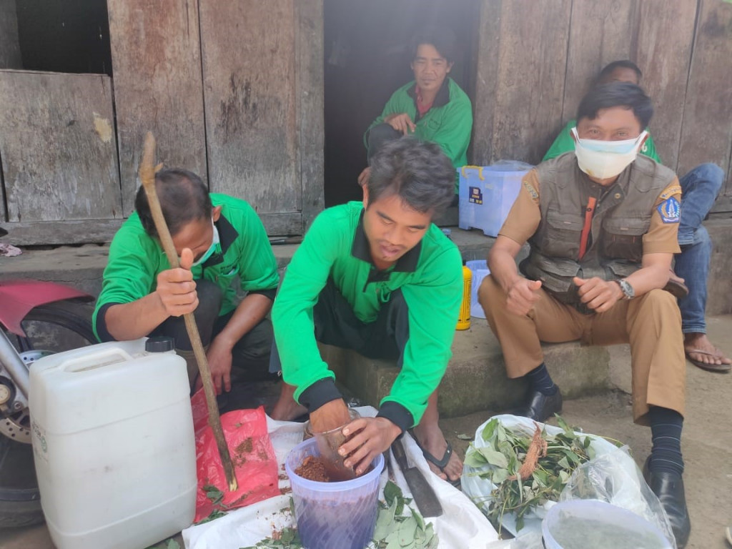 Pembinaan PHT Kopi di Subak Abian Mertasari Jempanang