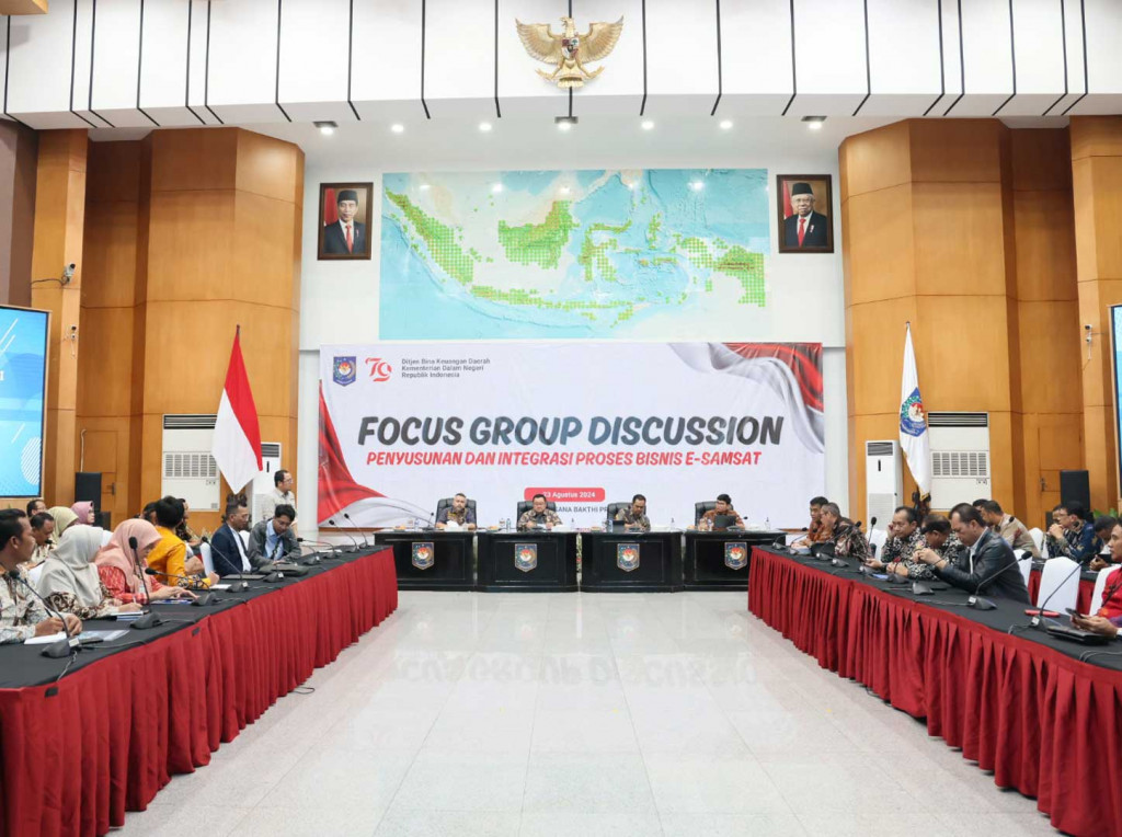 Menghadiri Rapat Pembahasan Pemungutan Opsen Pajak MBLB