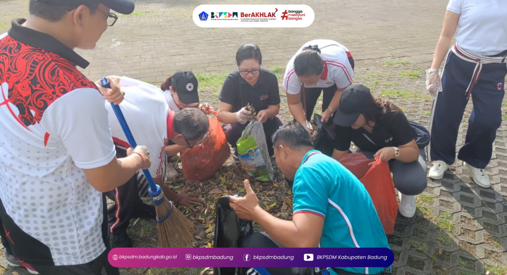 BKPSDM Badung Gelar Gotong Royong di Pura Puseh Padang Luwih