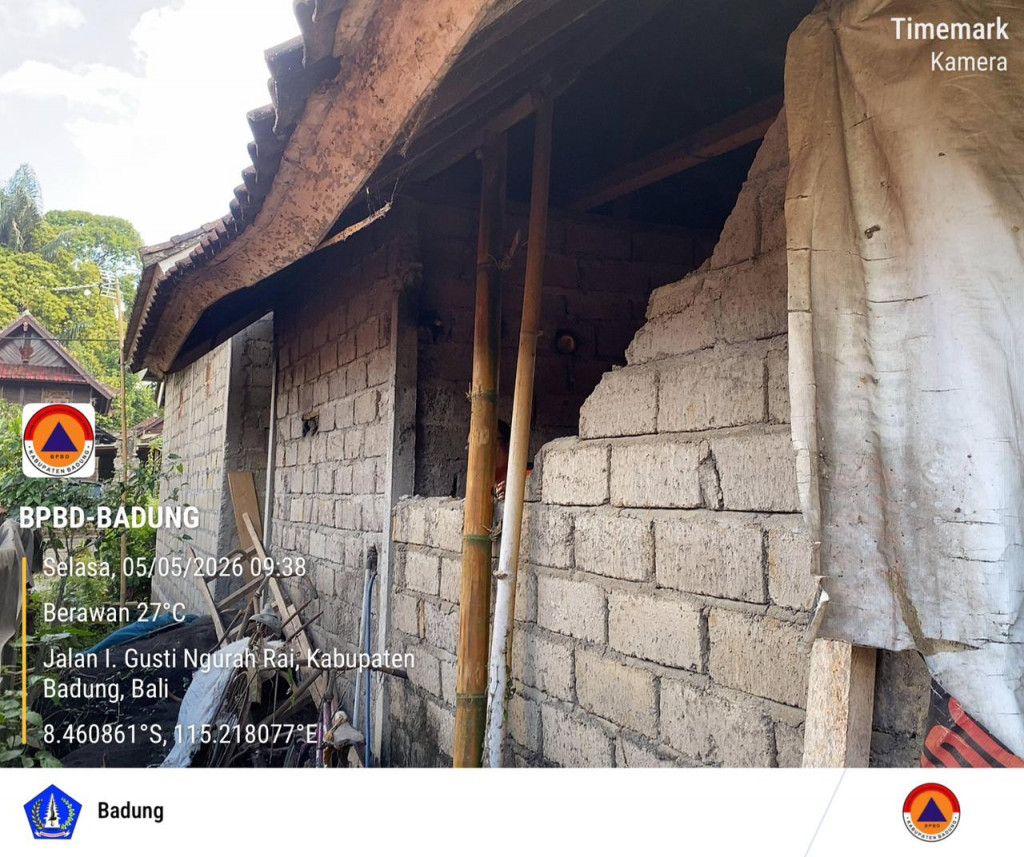 Tembok Jebol di Banjar Samuan Kawan, Desa Carangsari, Kecamatan Petang