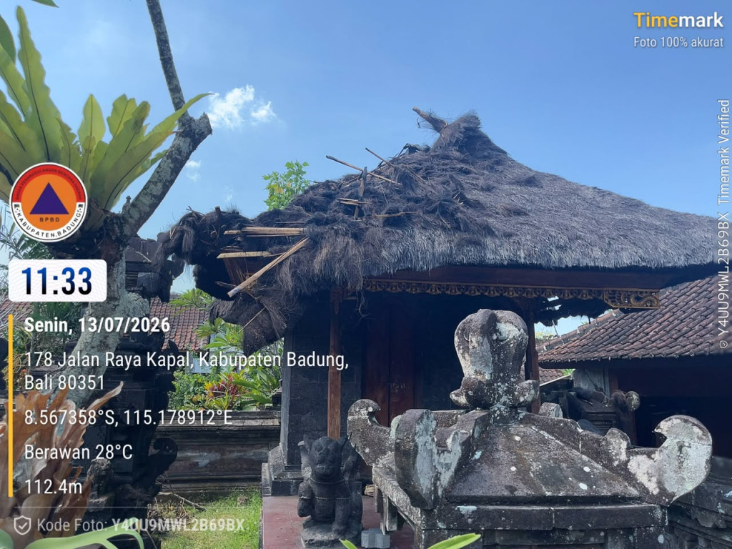 Kebakaran Pelinggih di Banjar Celuk, Kelurahan Kapal, Kecamatan Mengwi