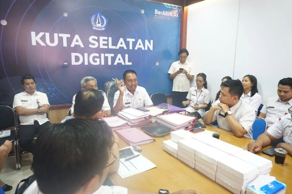 tim juri/tim penilai melakukan verifikasi ke Lurah dan Camat