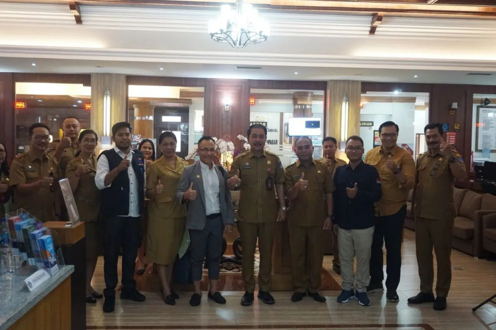 Juri Mangupura Award verifikasi ke  Dinas Pendidikan, Kepemudaan dan Olah Raga Kabupaten Badung dan Dinas Penanaman Modal dan Pelayanan Terpadu Satu Pintu Kabupaten Badung