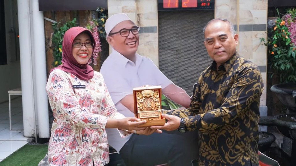 Studi komparasi berkaitan dengan penilaian Indeks Inovasi Daerah yang diselenggarakan oleh Kementerian Dalam Negeri