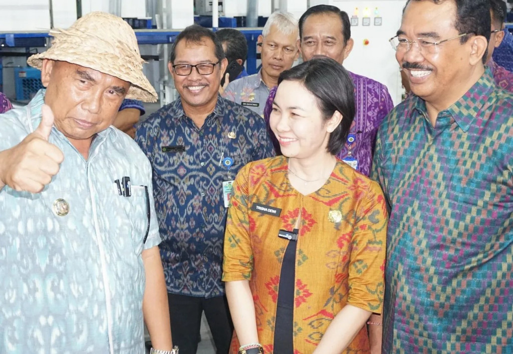 Plt. Ka Brida Kabupaten Badung I Gusti Ayu Agung Trisna Dewi, SE. AK., MM berkunjung Ke RMU Tibu Beleng, Desa Penyaringan Kab. Jembrana