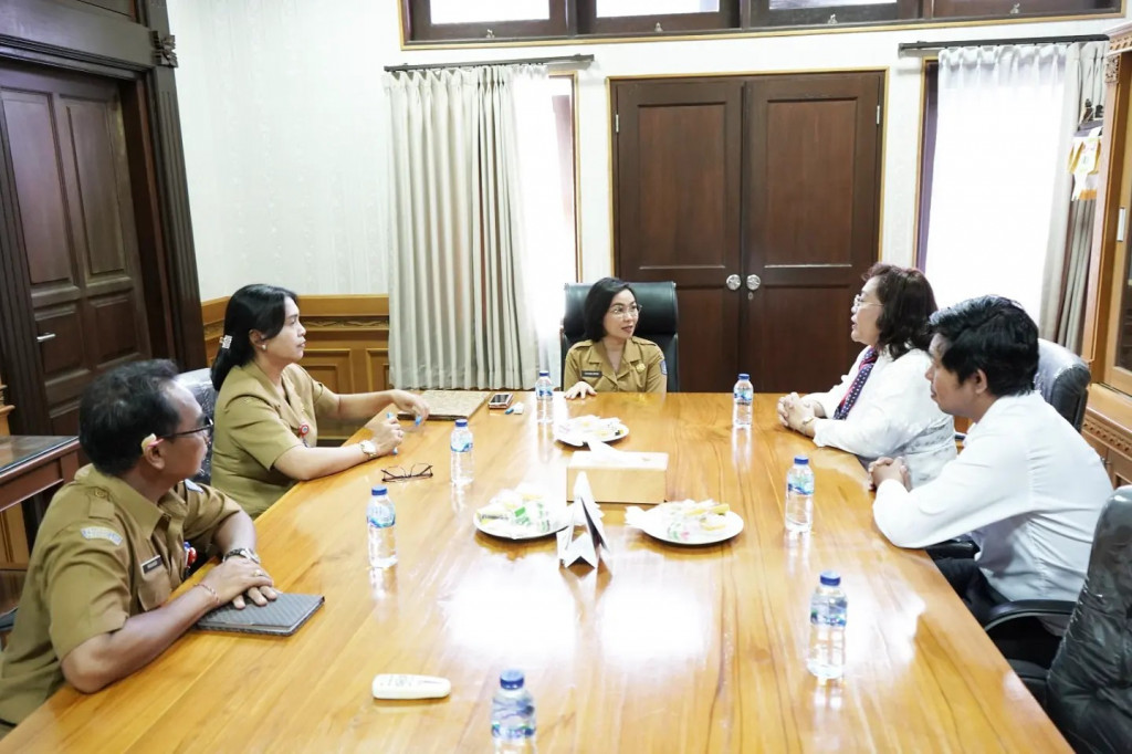 Penandatanganan Kerjasama Kajian Terhadap Peta Sebaran Intrusi Air Laut dan Memprediksi Tingkat Intrusi Air Laut Beberapa Tahun Kedepan di Wilayah Pesisir Kecamatan Kuta Utara