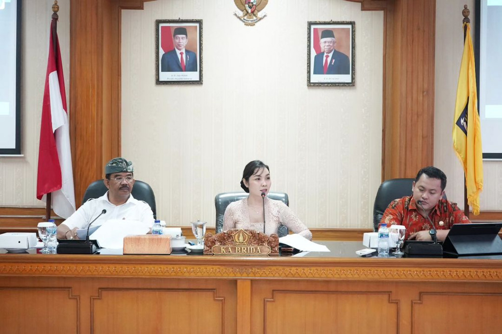 Rapat Pembahasan Laporan Pendahuluan Kegiatan Kajian Manajemen dan Rekayasa Lalu Lintas di Kecamatan Kuta