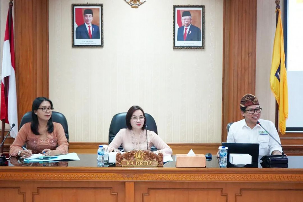 Pembahasan Laporan Akhir Kegiatan Penelitian dan Pengembangan Bidang Ekonomi dan Pembangunan Kajian Energi Baru Terbarukan (EBT) PLTS Atap diKabupaten Badung