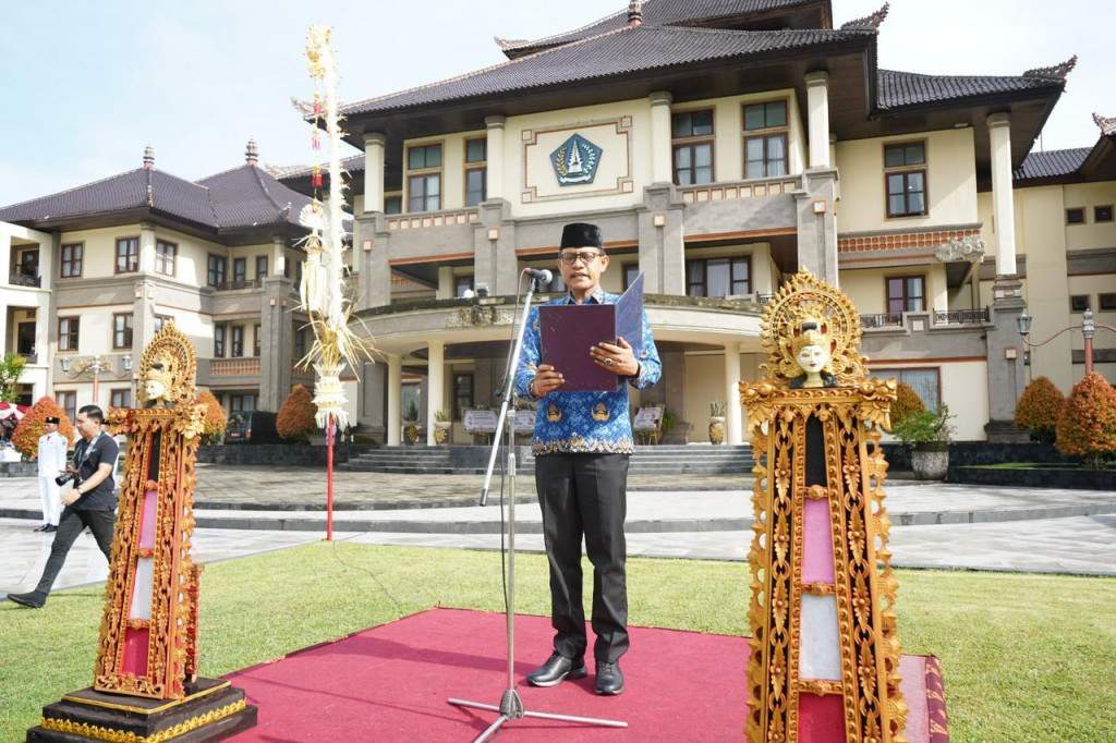 Apel Peringatan HUT ke-53 KORPRI Tahun  2024 yang Sekaligus Dirangkaikan Dengan HUT ke-79 PGRI