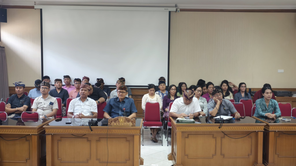 Sosialisasi Percepatan Pembatasan Penggunaan Plastik Sekali Pakai dan Pengelolaan Sampah Berbasis Sumber