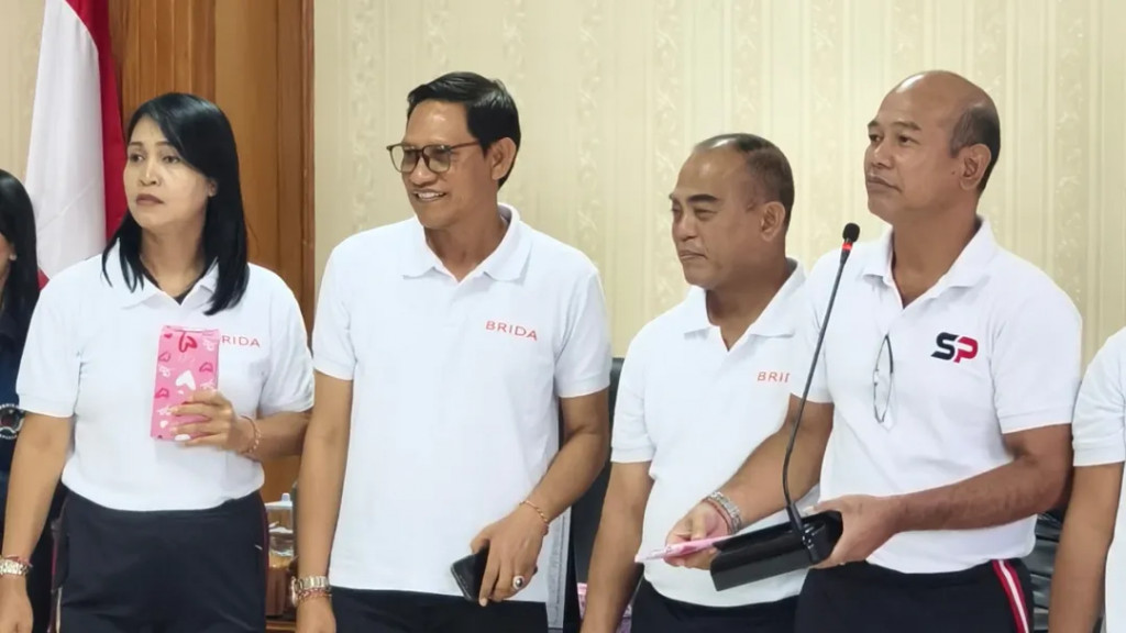 Tukar Kado dengan seluruh Pegawai di Internal BRIDA Kabupaten Badung