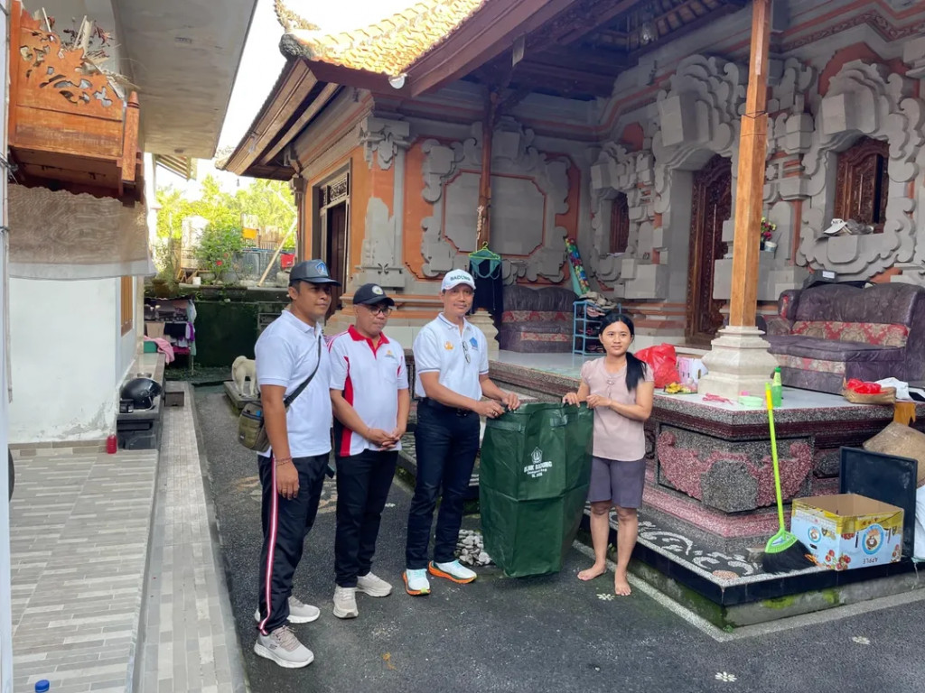 Pembinaan Pengelolaan Sampah Berbasis Sumber (PSBS) di Desa Bongkasa Pertiwi