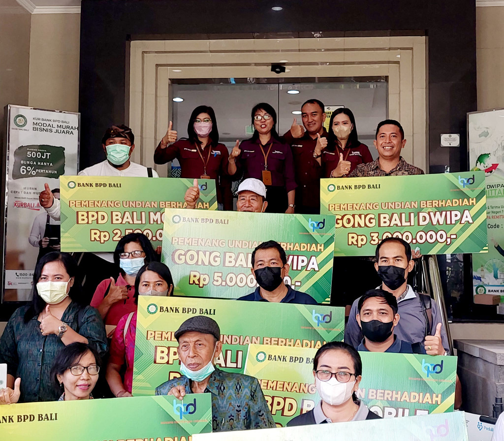 PENYERAHAN HADIAH PT BANK PEMBANGUNAN DAERAH BALI TAHUN 2022
