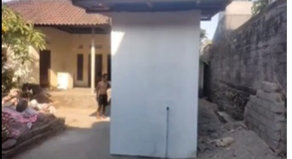 PEMBANGUNAN JAMBAN BAGI MASYARAKAT
