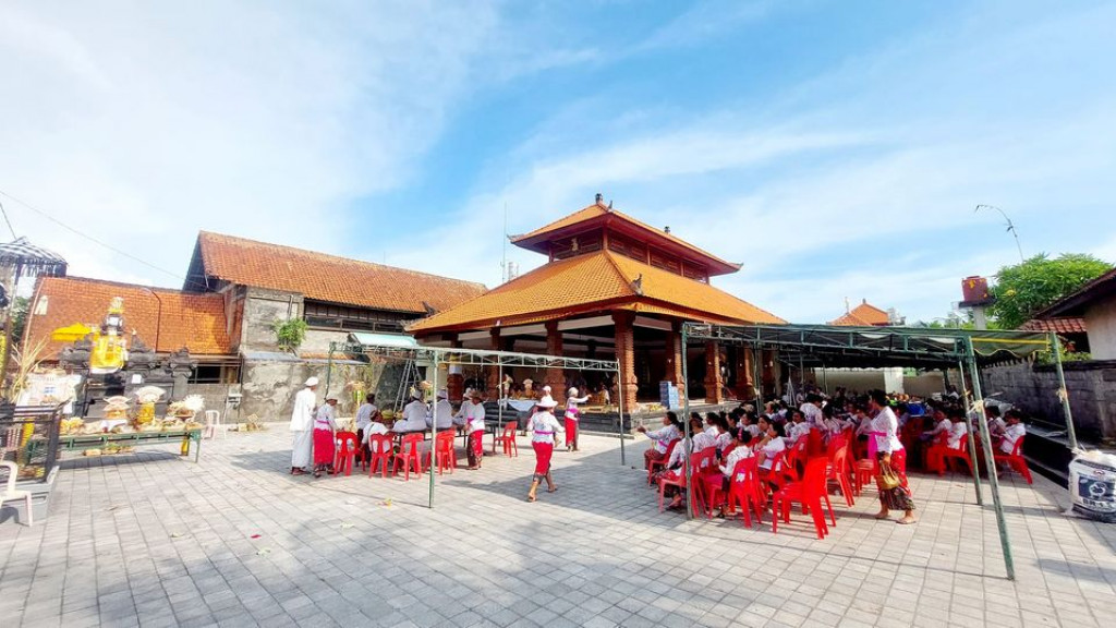 PELASPASAN BALAI SERBAGUNA DAN SEPERANGKAT GONG BR. CABE