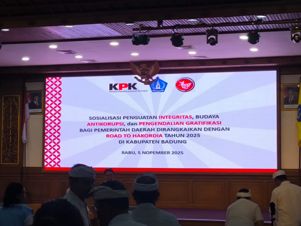 Menghadiri Sosialisasi Penguatan Integritas Budaya Antikorupsi dan Pengendalian Gratifikasi bagi Pemerintah Daerah di rangkaikan dengan Road to Hakordia tahun 2025 di Kabupaten badung.