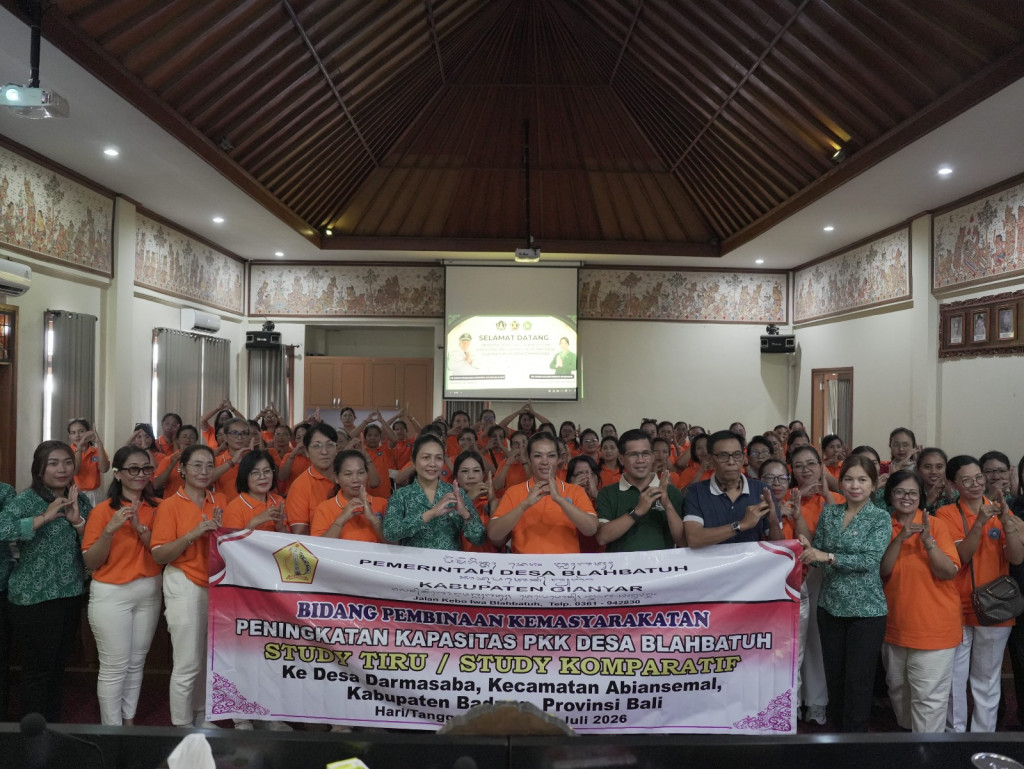 STUDI TIRU PENINGKATAN KAPASITAS TP PKK DESA BLAHBATUH DI DESA DARMASABA