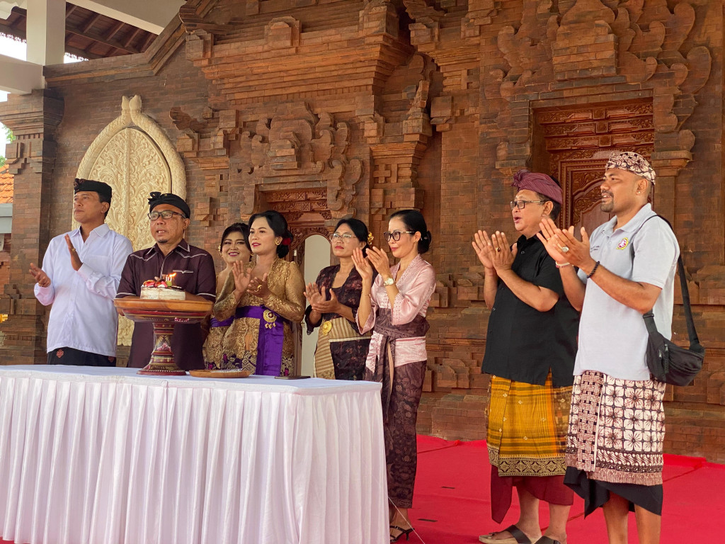 Rayakan Hari Ibu 2025, Desa Angantaka Gelar Kemeriahan Seni dan Tradisi