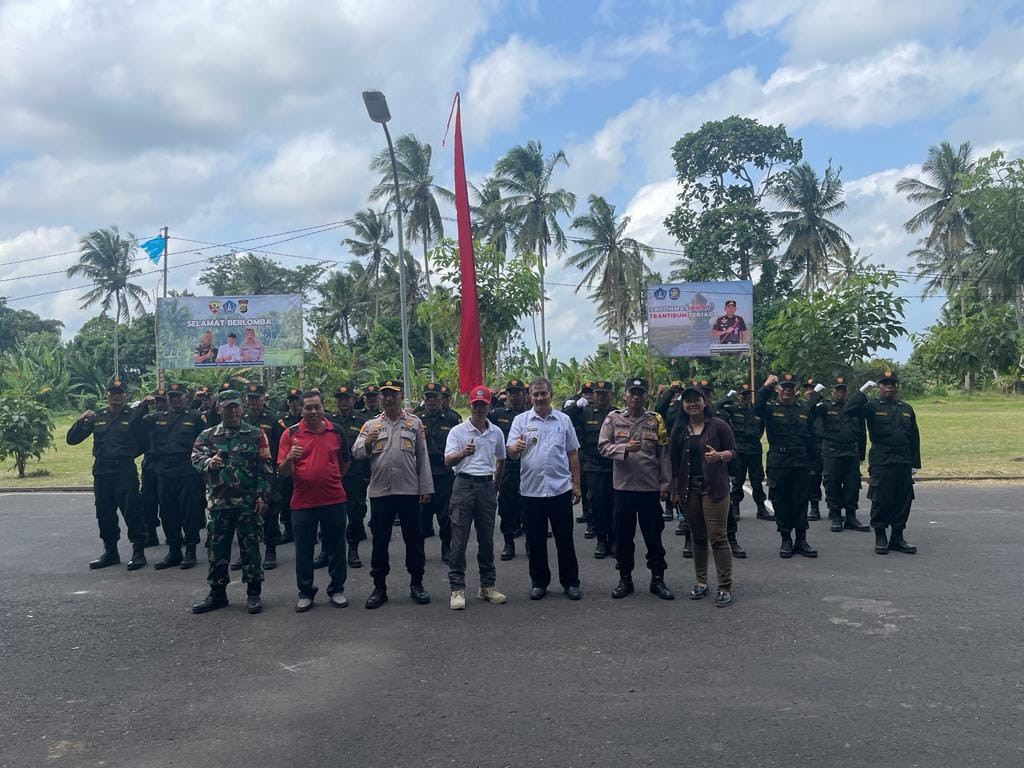 Apresiasi atas kemenangan Linmas Desa Ayunan dalam perlombaan PBB ( Peraturan Baris Berbaris) yang dilaksanakan oleh Kepala Polisi Sektor Abiansemal.