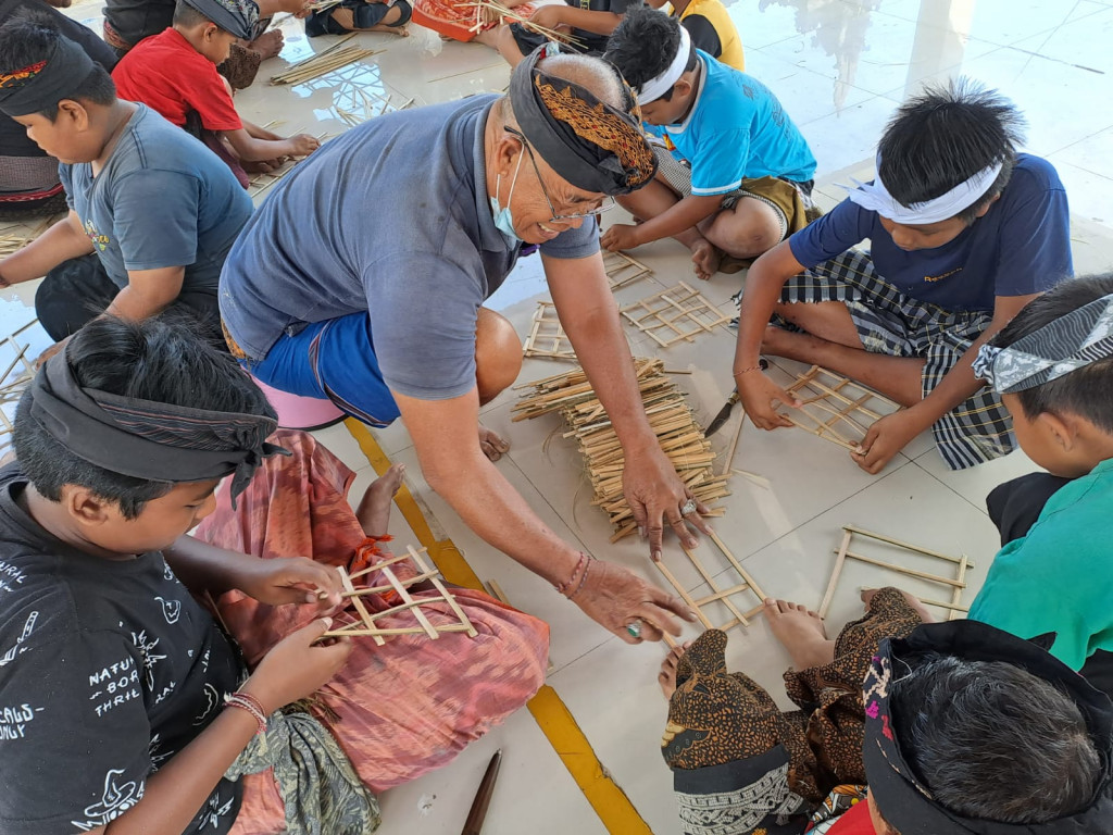 PESRAMAN KILAT ANAK DAN REMAJA DESA ADAT CENGKOK, DESA BAHA