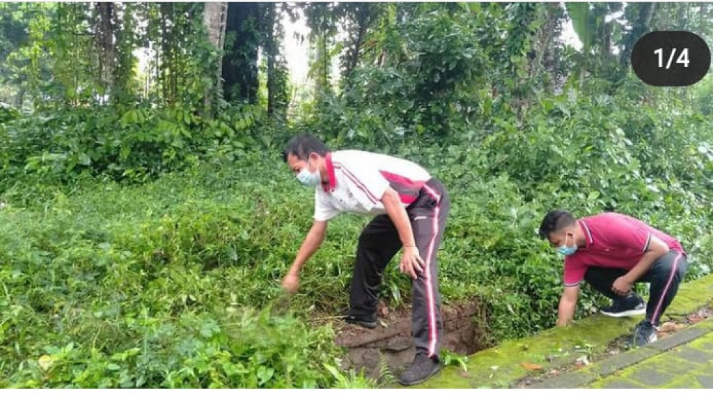 Krida dan Jumat Bersih di Pura Dalem Puri Bongkasa