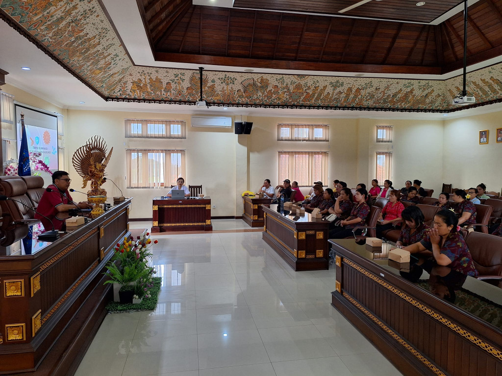 Kegiatan Penanggulangan Penyakit HIV/AIDS di Desa Bongkasa Pertiwi