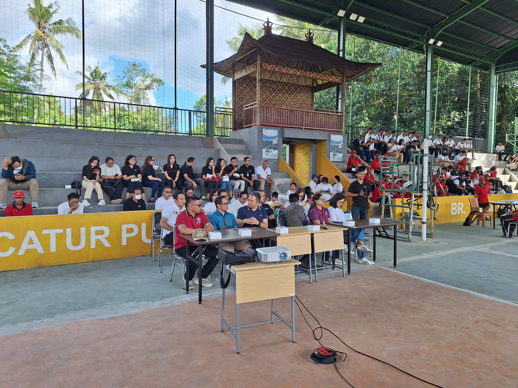 Kegiatan Bakti Sosial Kesehatan di Desa Bongkasa Pertiwi