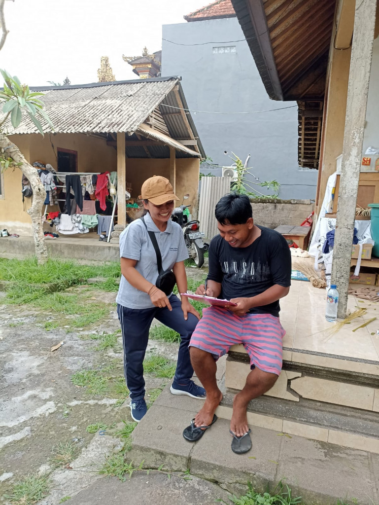 Penyerahan Tanaman Toga Kepada Masyarakat