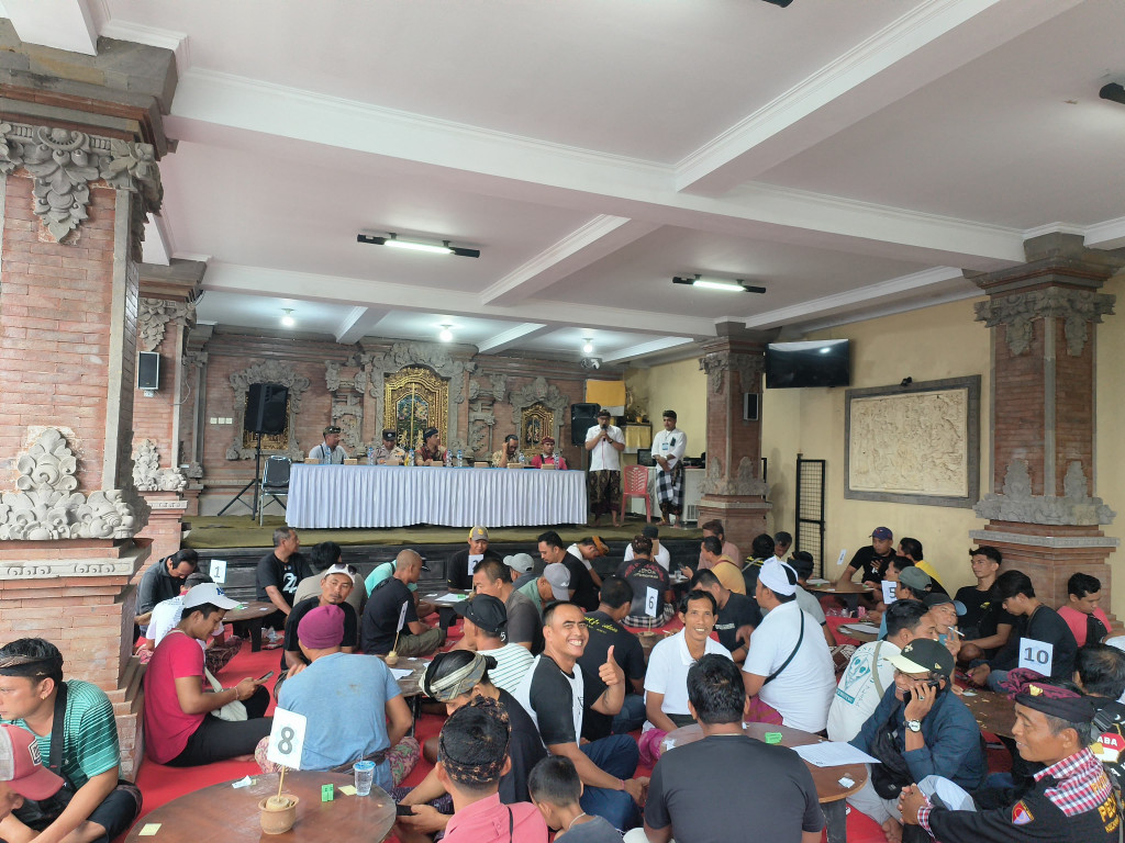 Menghadiri Undangan Pembukaan Turnamen Ceki