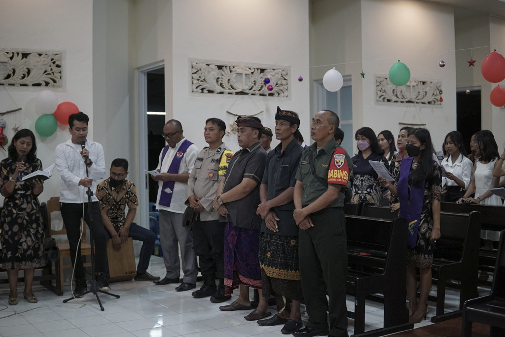 Hadiri Hut GKPB Sinar Urip Carangsari ke 90, Perbekel : Mari Kita Tetap Jaga Kerukunan Anta Umat Beragama