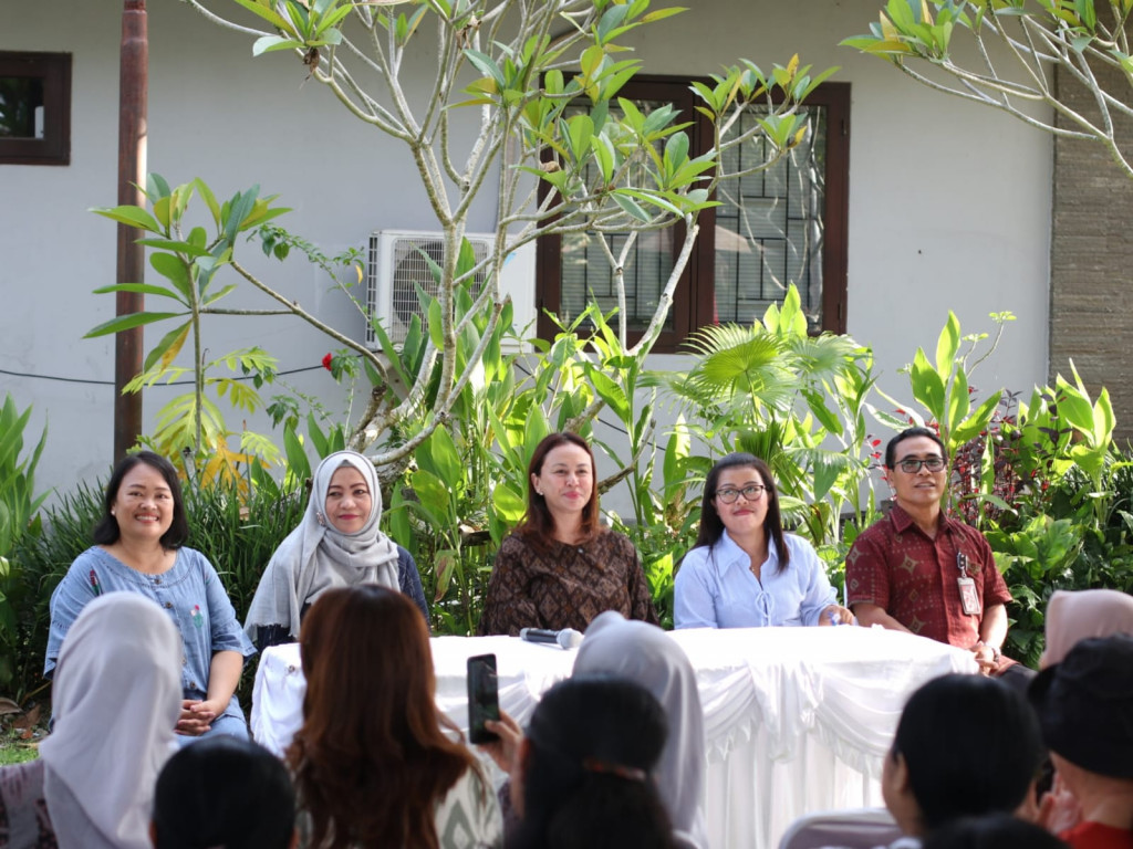 Inspiratif! Ketua GOW Badung Buka Pelatihan Garnis dan Fruit Carving
