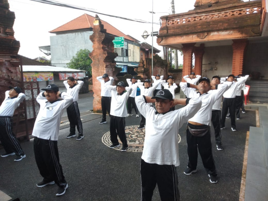 Kegiatan Rutin Parum Buda Umanis Banjar Tegeh Dalung, Jaga Silaturahmi dan Solidaritas Bersama