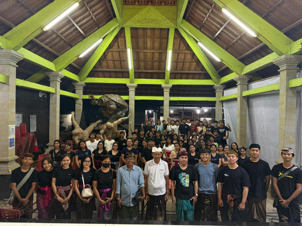 Antusias Sekaa Teruna Patisan Kung, Dukuh, Padang Bali Hadiri Rapat Bersama