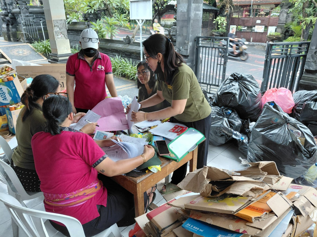 Bank Sampah di Bhineka Nusa Kauh Dalung Hadir sebagai Solusi dari Permasalahan Sampah