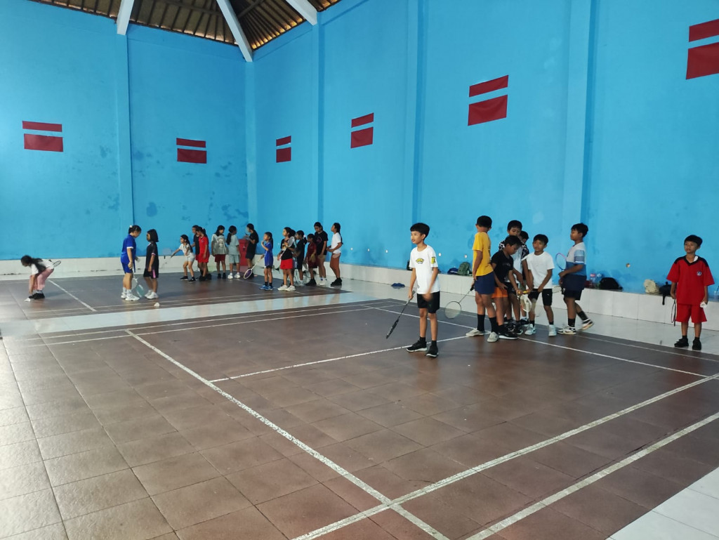 Bulutangkis Jadi Olahraga yang Digemari Anak-Anak di Br. Bhineka Nusa Kauh, Dalung