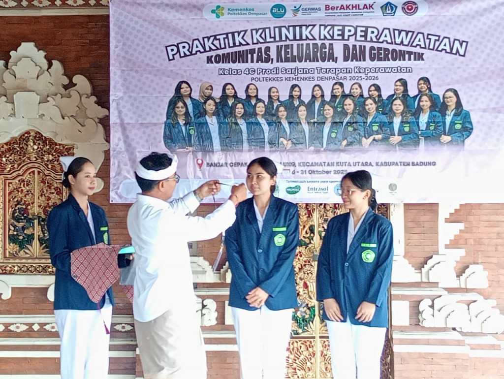 Eskalasi Kesadaran Masyarakat Sehat, Poltekkes Kemenkes Denpasar Terjunkan Mahasiswa di Banjar Cepaka, Dalung