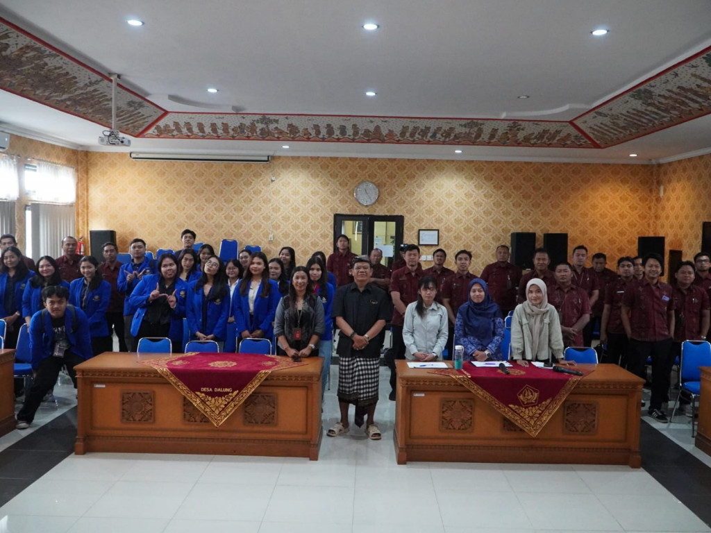 Kementerian Lingkungan Hidup Bersama Universitas Warmadewa Gelar Sosialisasi Pembinaan Percepatan Penanganan Sampah di Desa Dalung