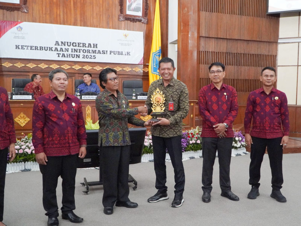 Pemerintah Desa Dalung Raih Penghargaan Apresiasi Desa Transparan oleh Komisi Informasi Provinsi Bali