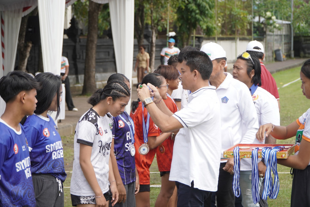 Penuh Apresiasi, Penyerahan Medali Tutup Mangupura CUP III PRUI Badung 2025