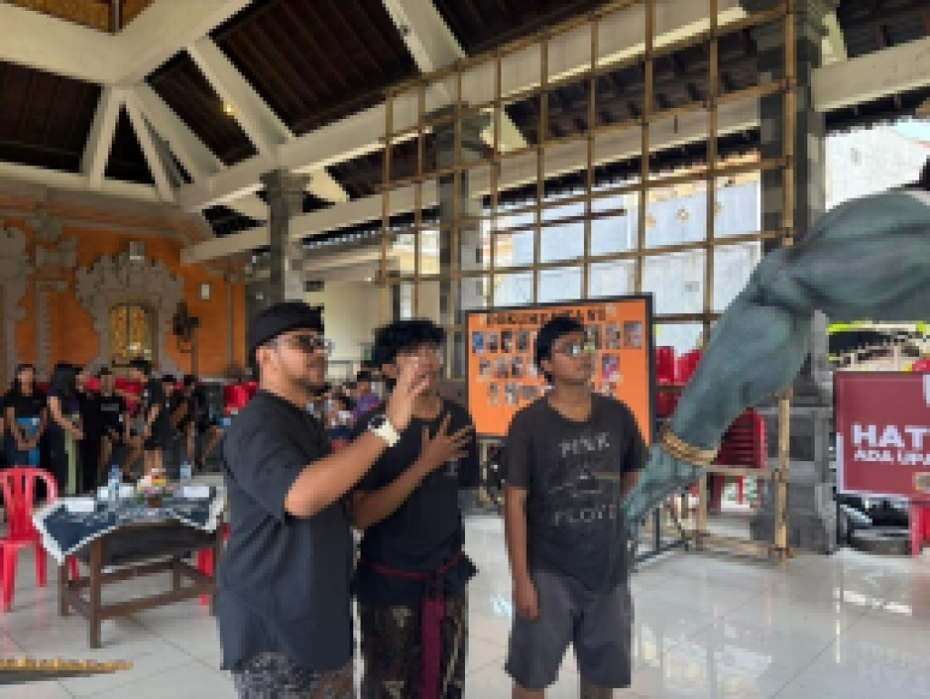 Godha Sarvam Parivartayati: Karya Yowana Eka Dharma Bhakti Br. Tegal Luwih