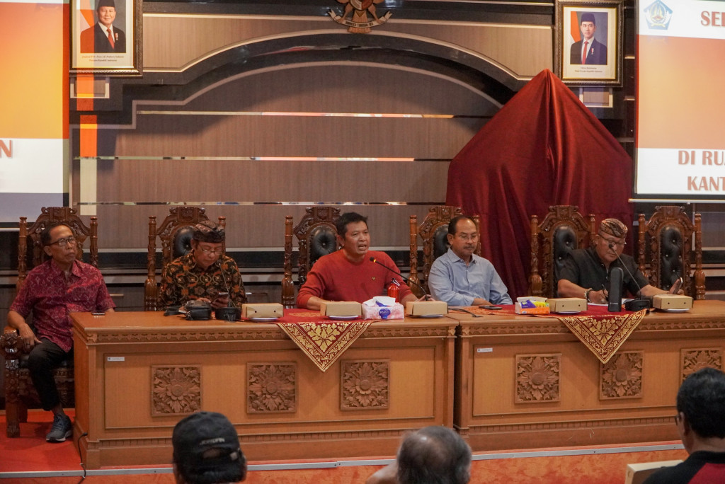 Kegiatan Rapat Koordinasi Masalah Penanganan Sampah di Desa Dalung
