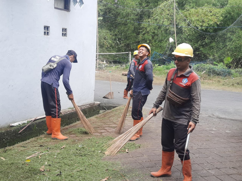 Respons Sigap Penanganan Lingkungan: TRC Gelar  Kegiatan Bersih-Bersih di Perumahan Pegending Permai