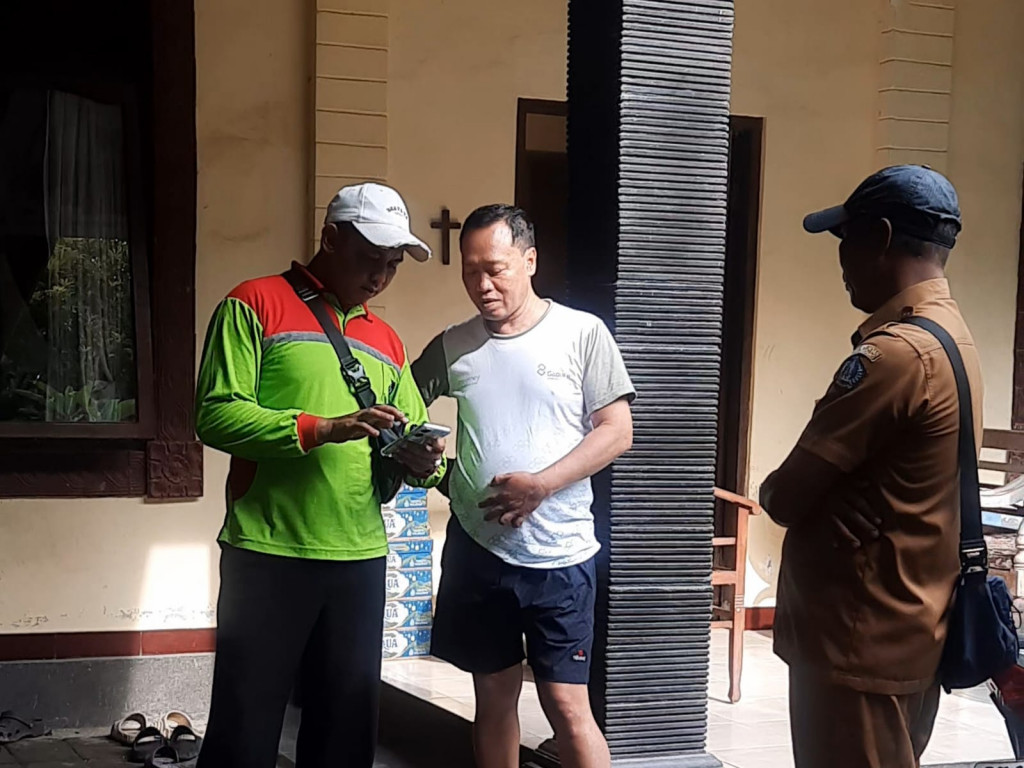 Kelian Dinas Br. Pegending Dampingi Sosialisasi PSBS