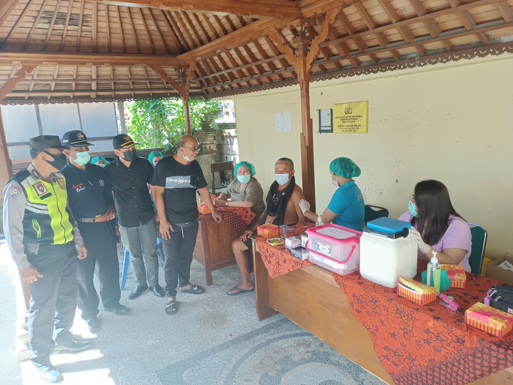 Vaksinasi Hari Kedua di Desa jagapati