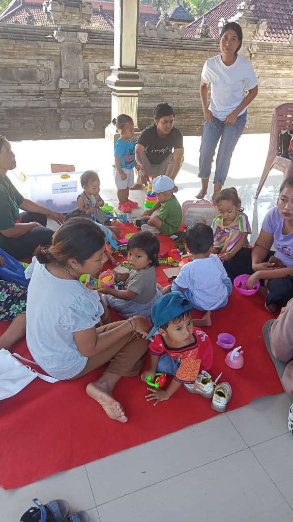 Pelaksanaan Kegiatan Posyandu Balita dan Lansia bulan Oktober di Br Dinas Balangan Kangin Desa Kuwum