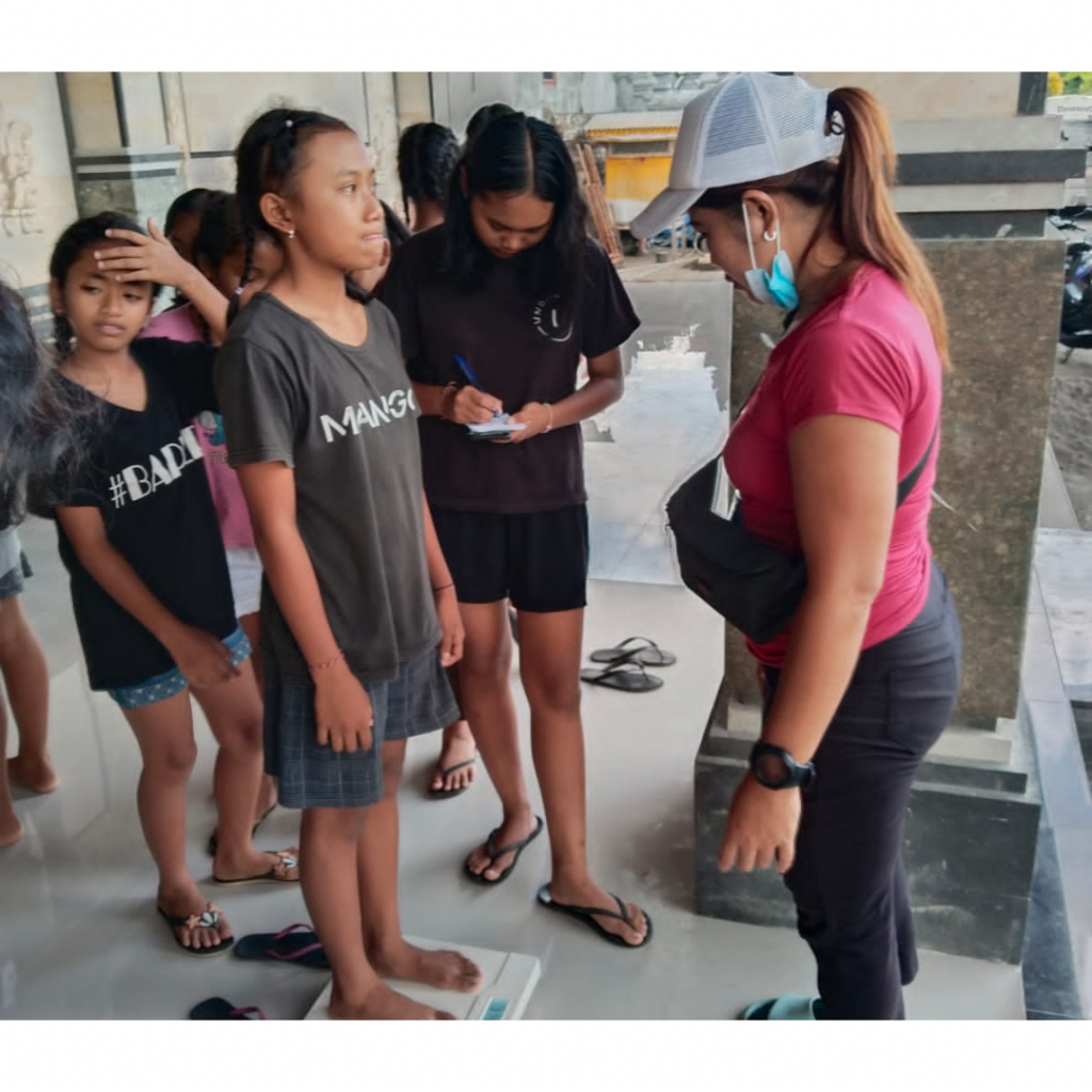 Kegiatan Posyandu Remaja di Desa Mambal