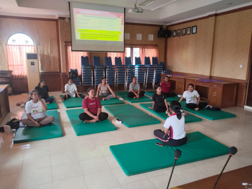 Kegiatan Kelas Ibu Hamil di Desa Mambal