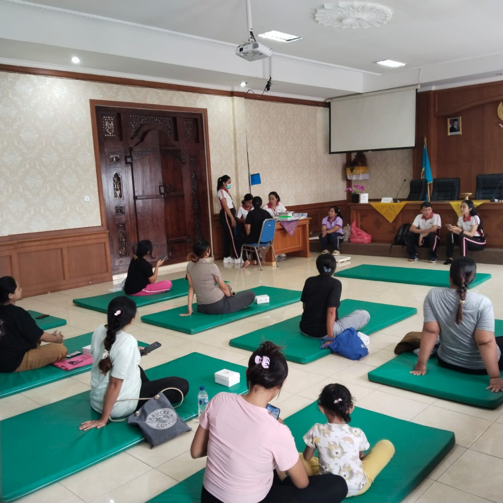 Kegiatan Kelas Ibu Hamil di Desa Mambal
