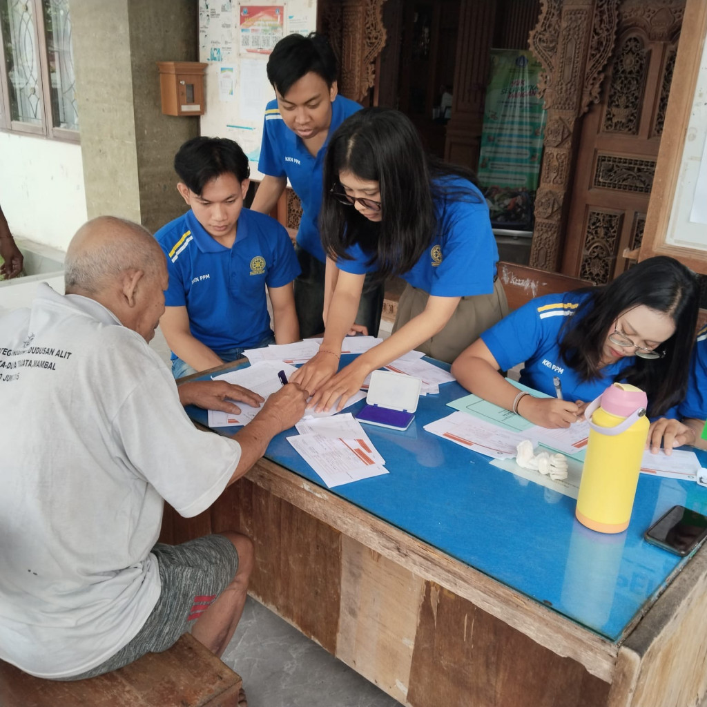 Penyaluran BLT Dana Desa di Desa Mambal