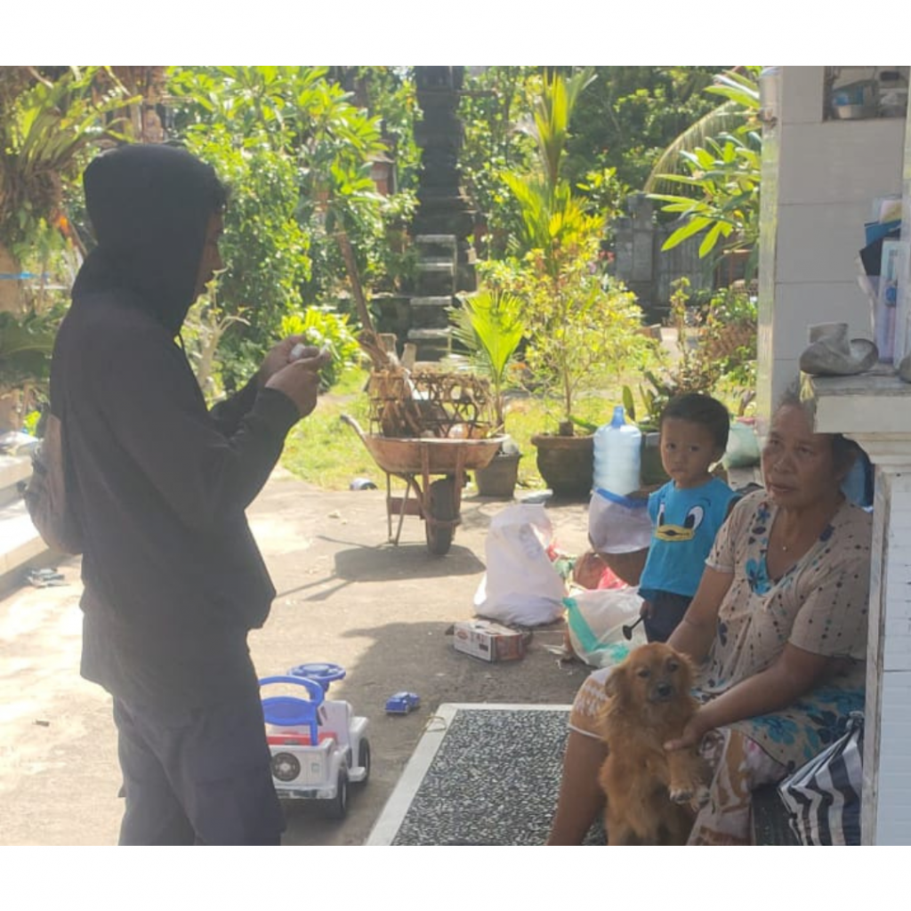 Kegiatan Vaksin Rabies untuk binatang di wilayah desa mambal